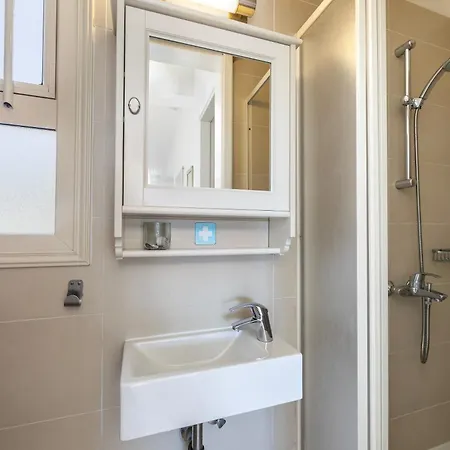 Artisan Seafront 1 * פרוטאראס