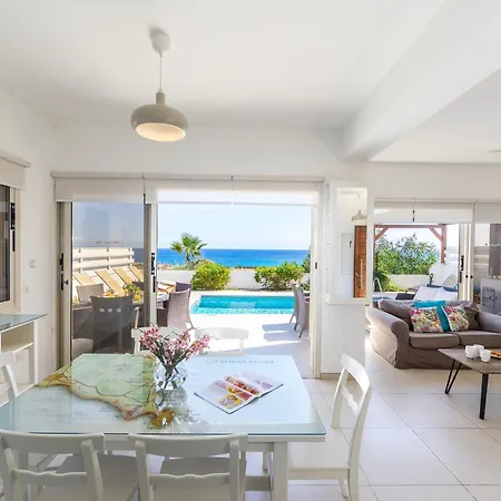 Villa Artisan Seafront 1