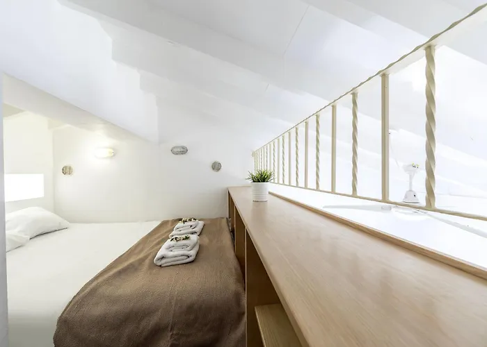 Villa Artisan Seafront 1 *