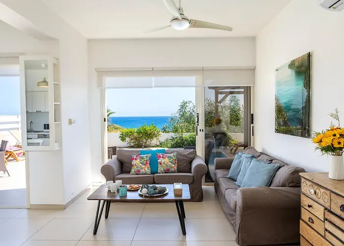 Villa Artisan Seafront 1 *