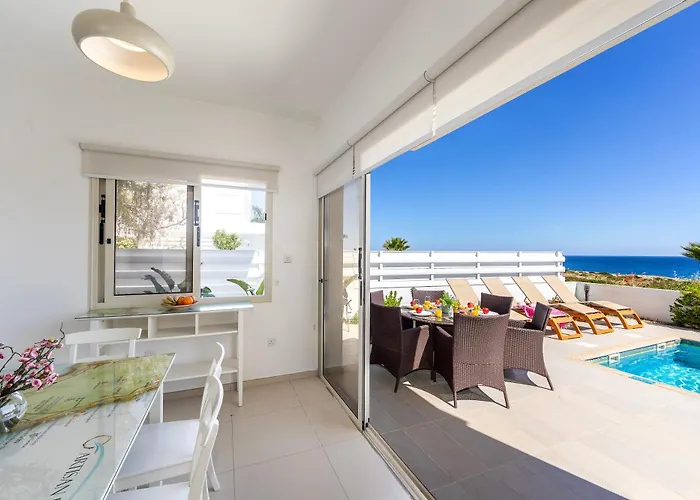 Villa Artisan Seafront 1 *